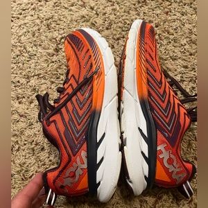 Women’s hoka one one clifton 4 size 7.5